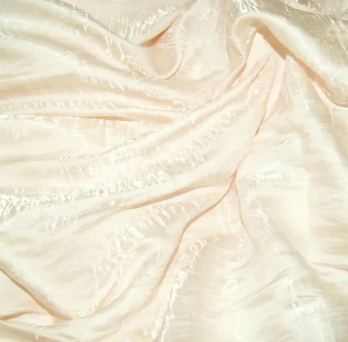 Ivory Shimmer Galaxi Round Tablecloth 120''