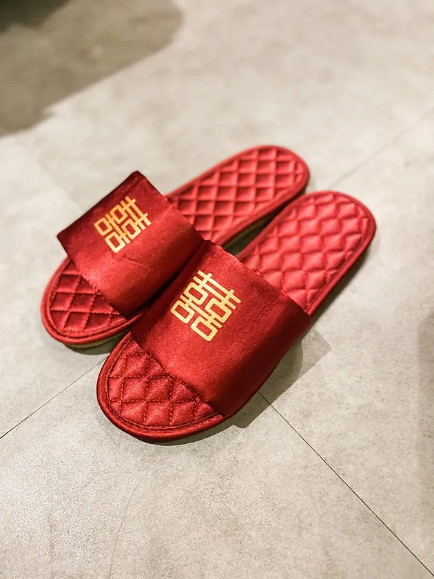 上頭紅拖鞋 06