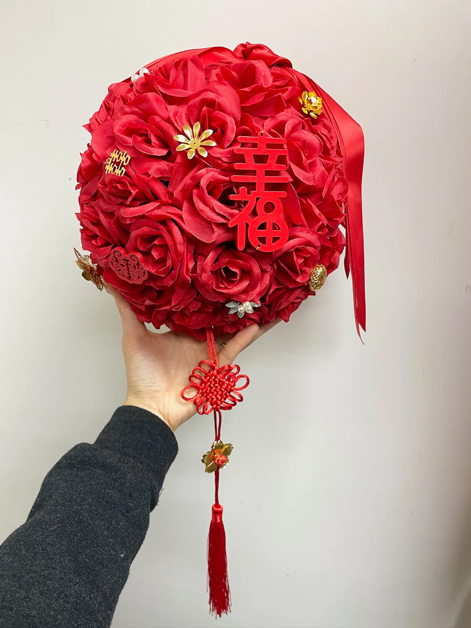 欄門花球 15