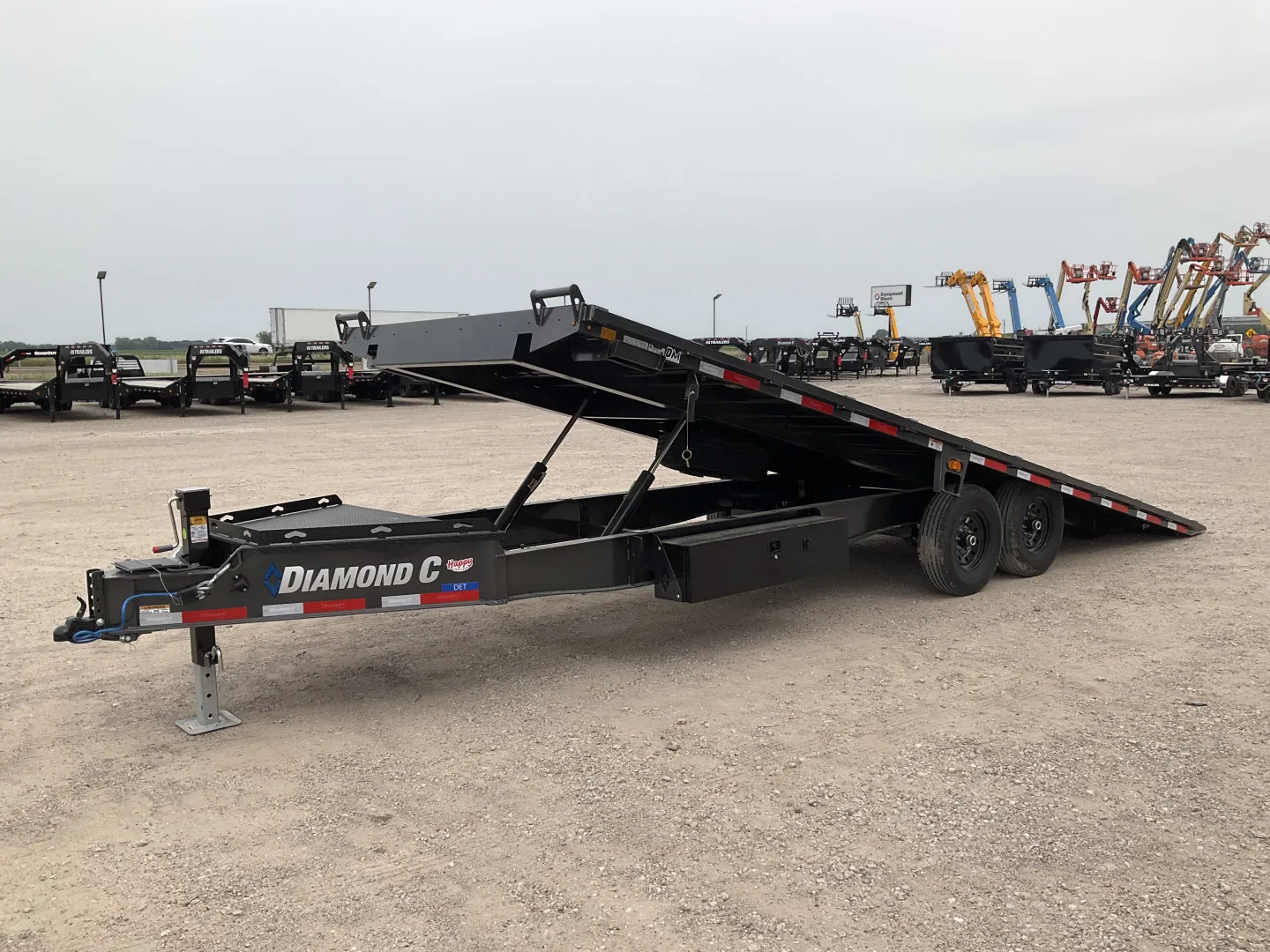 102"x24' HD Deckover Tilt Trailer - Diamond C