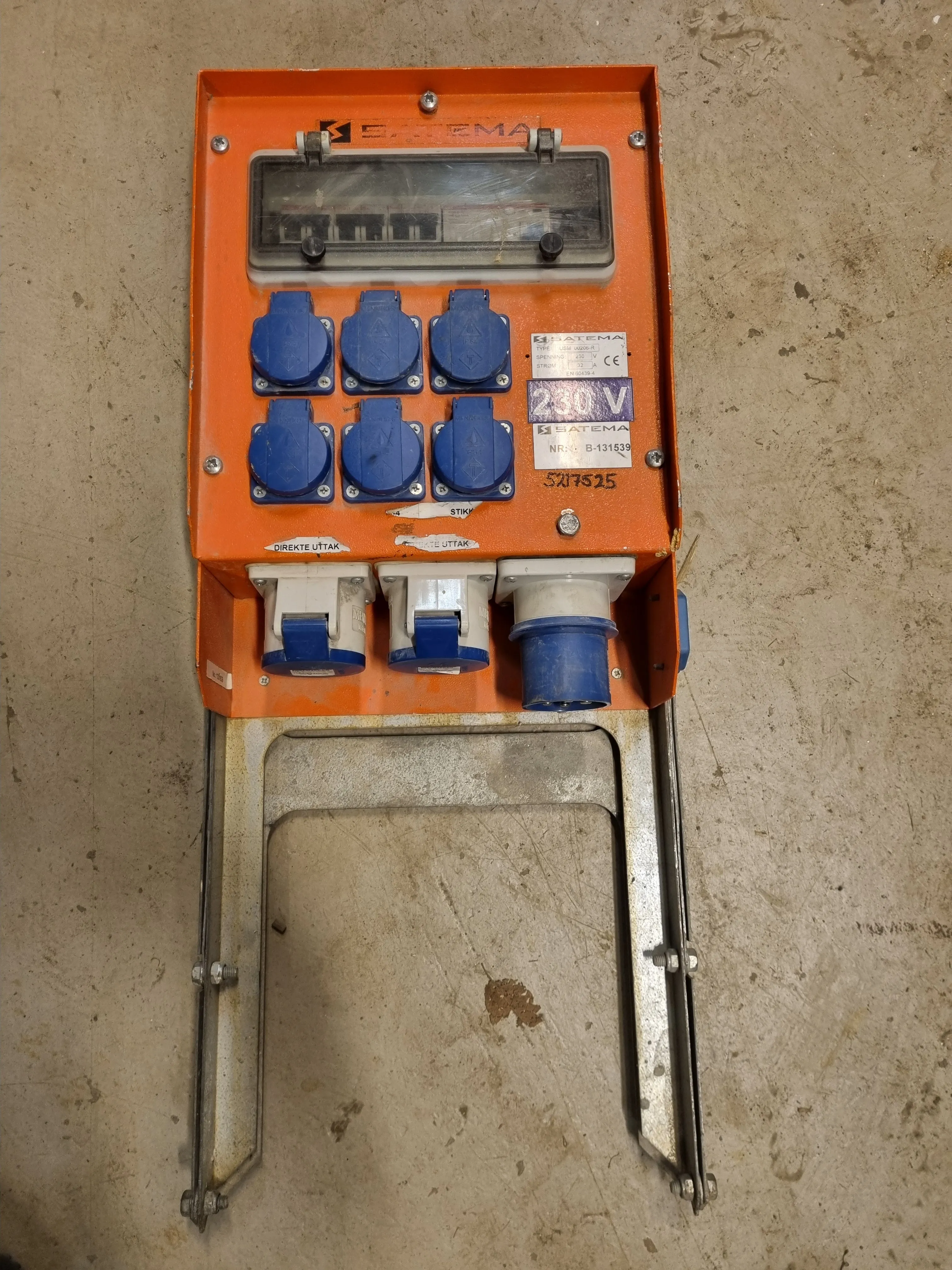 US32a 230V Stativ