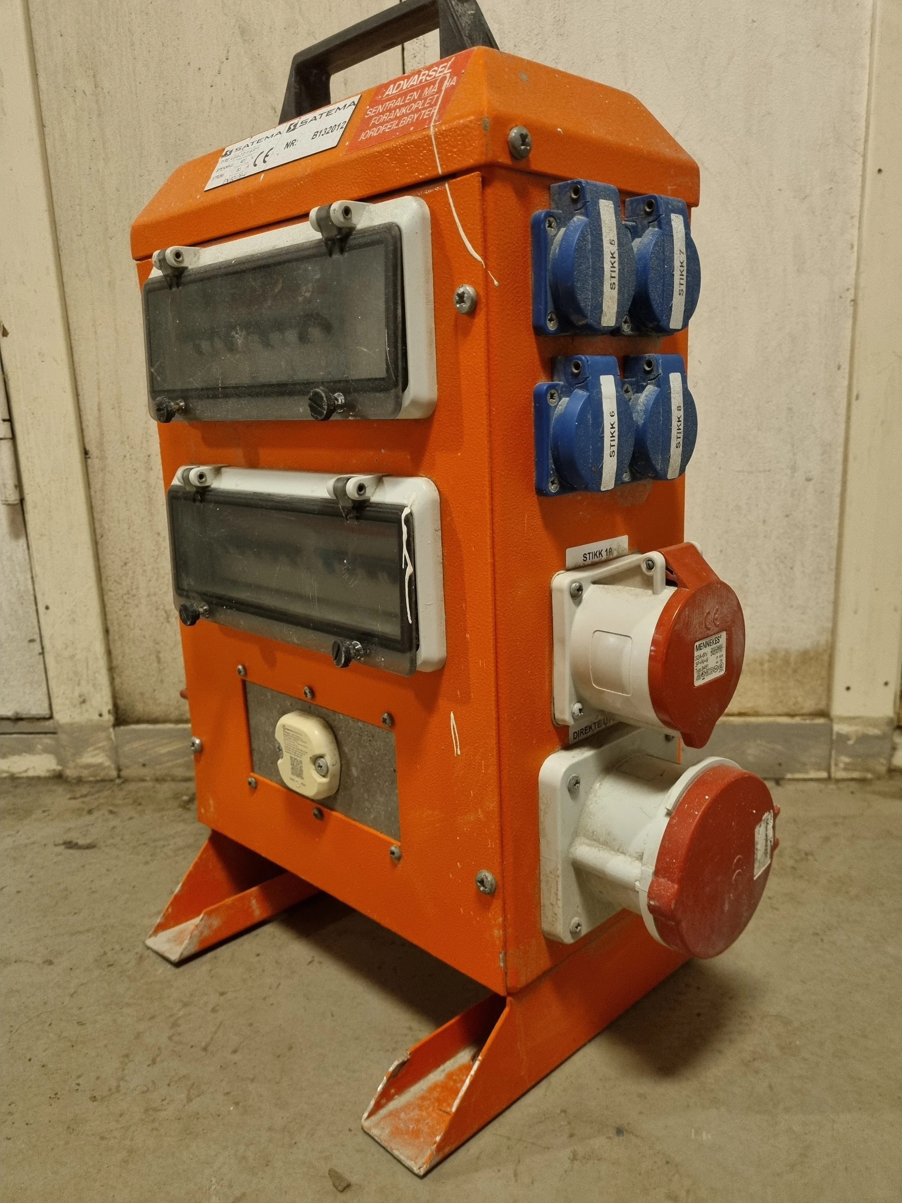 Trappsentral 63a 400v JFB