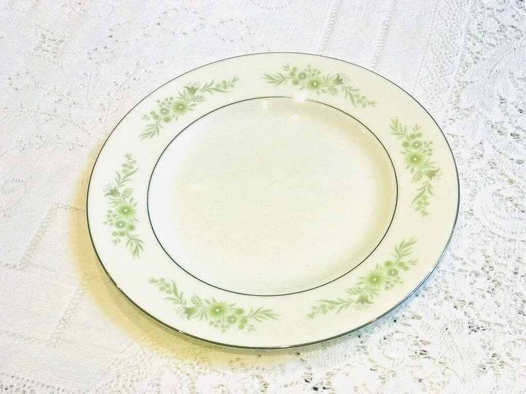 Westbury Pattern Wedgwood Fine Bone China Dinner Plates 