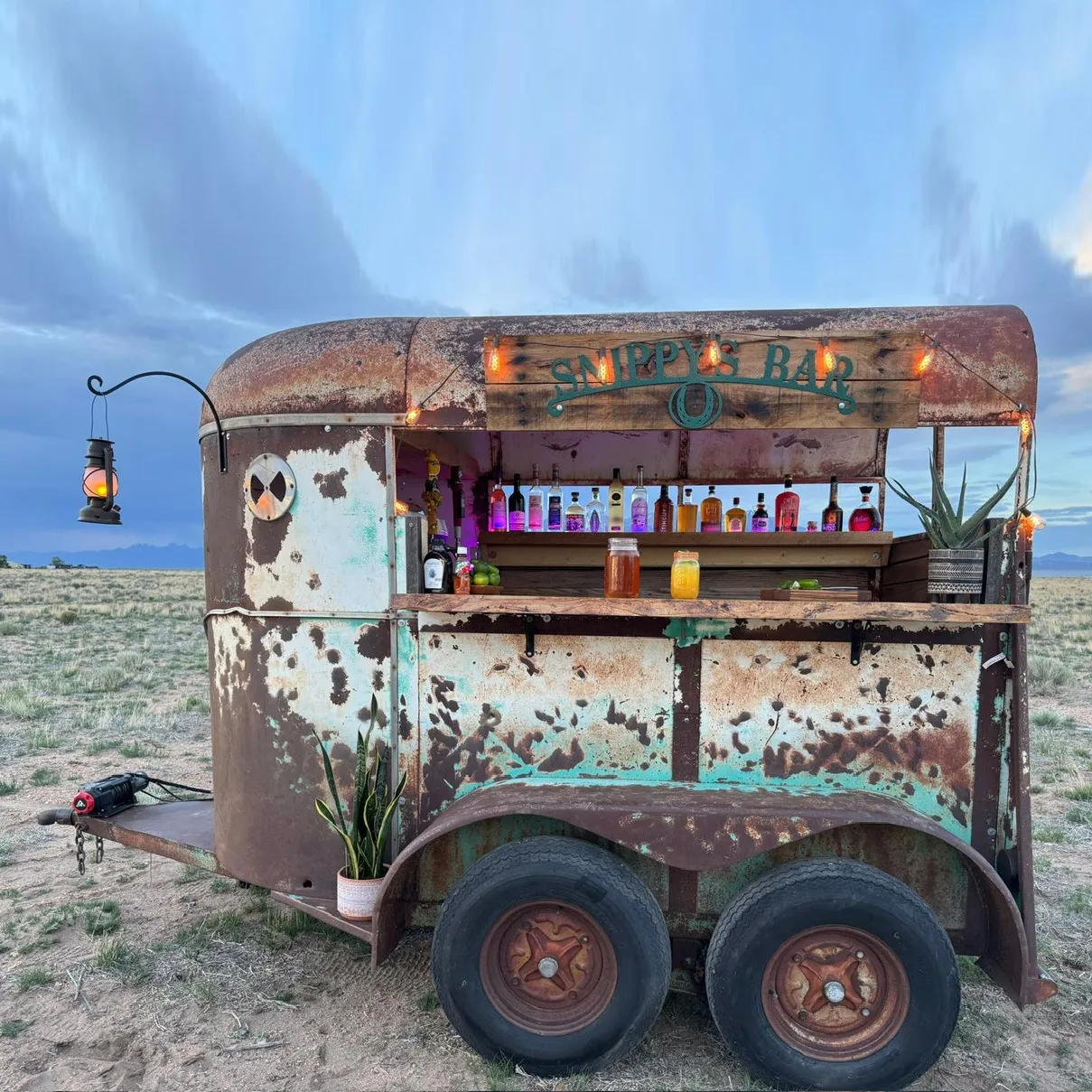 "Snippy's Bar"