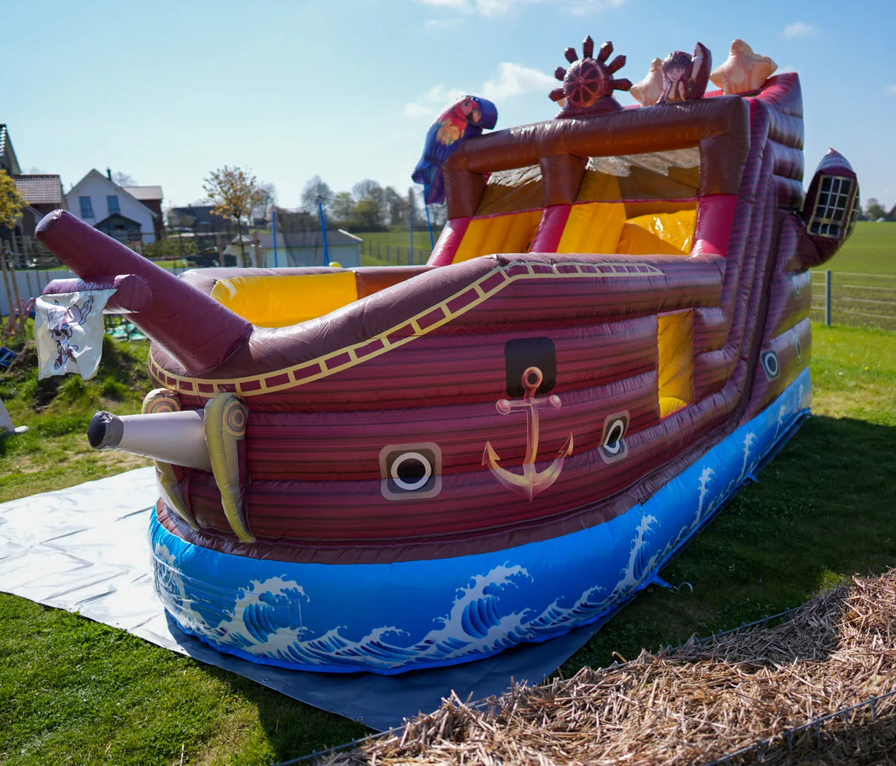 XXL Piratenschiff Hüpfburg mit Rutsche