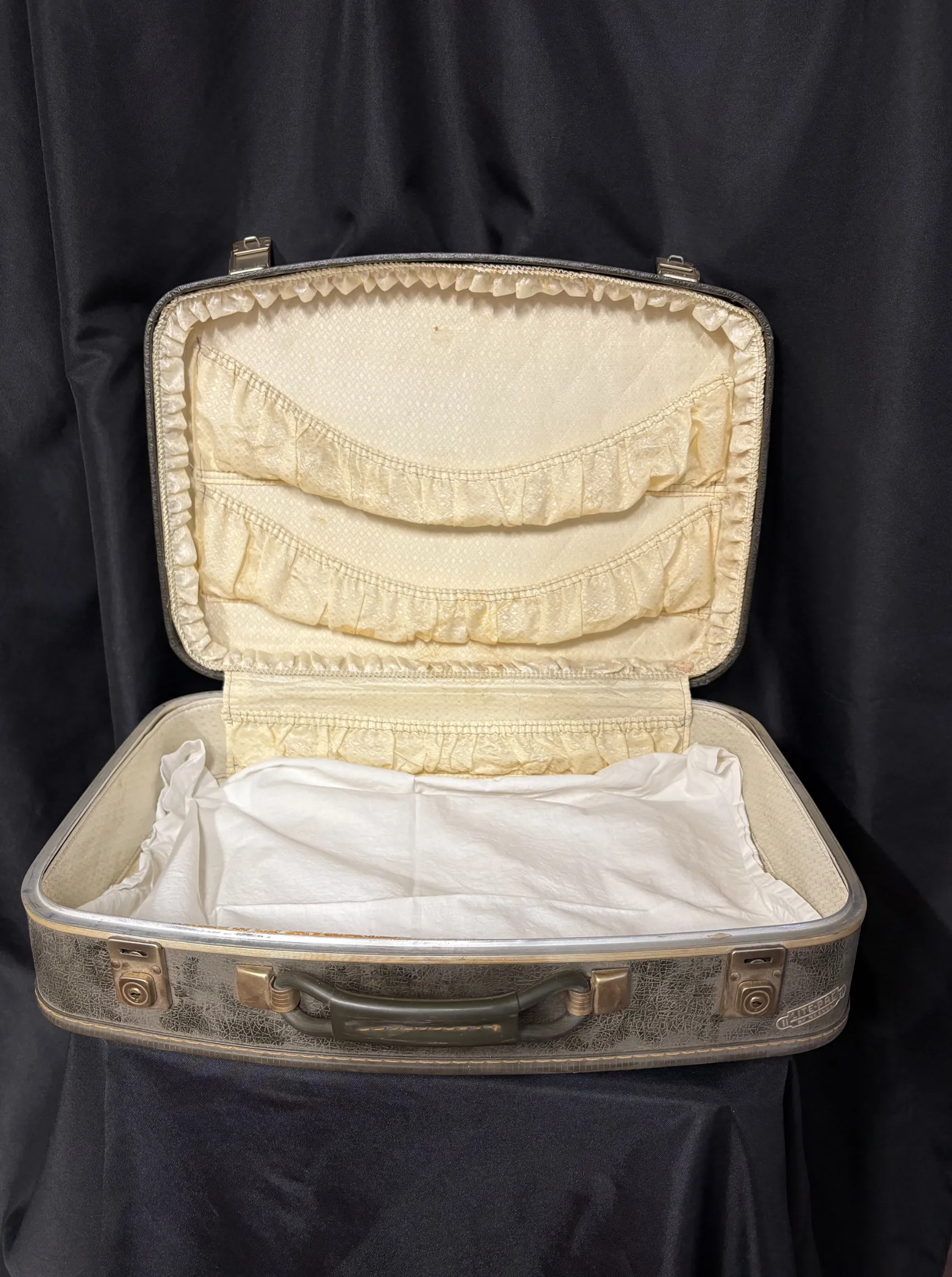 Vintage Suitcase 2