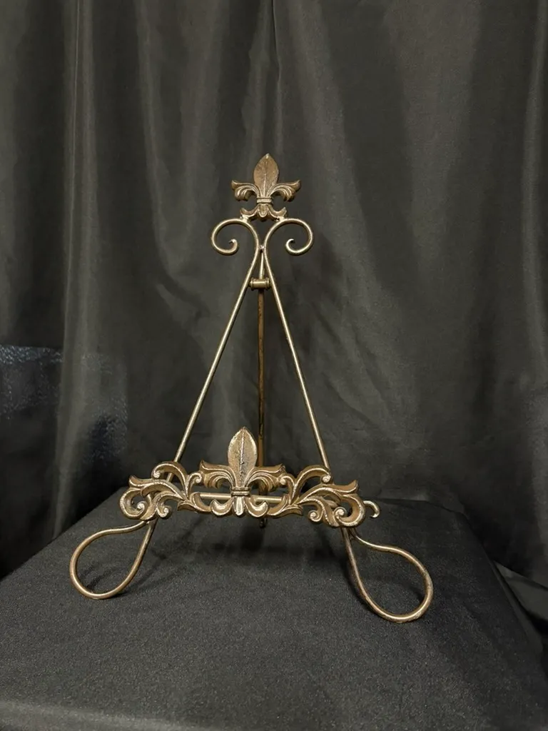 17 Inch Metal Brown Easel