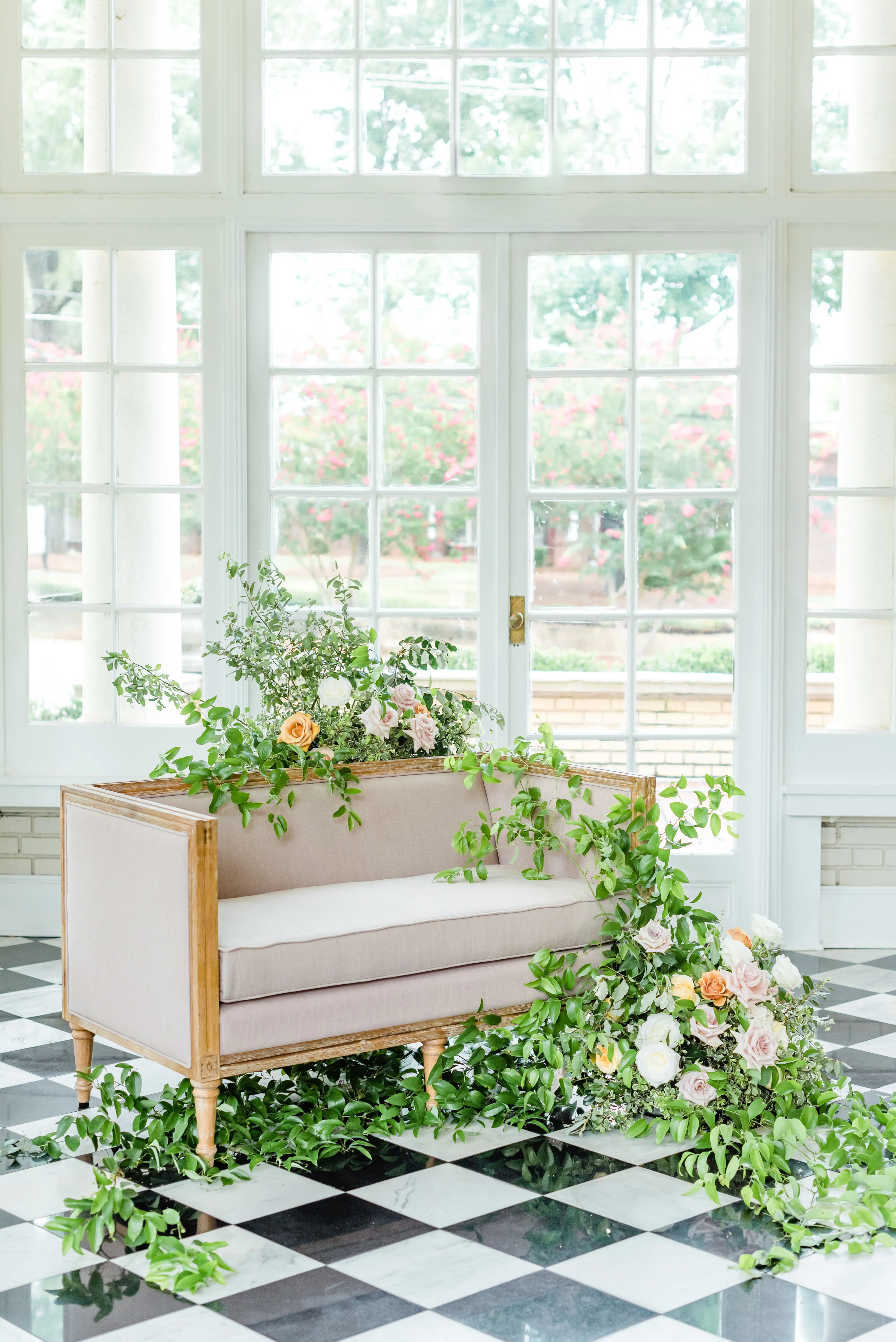Lila Settee