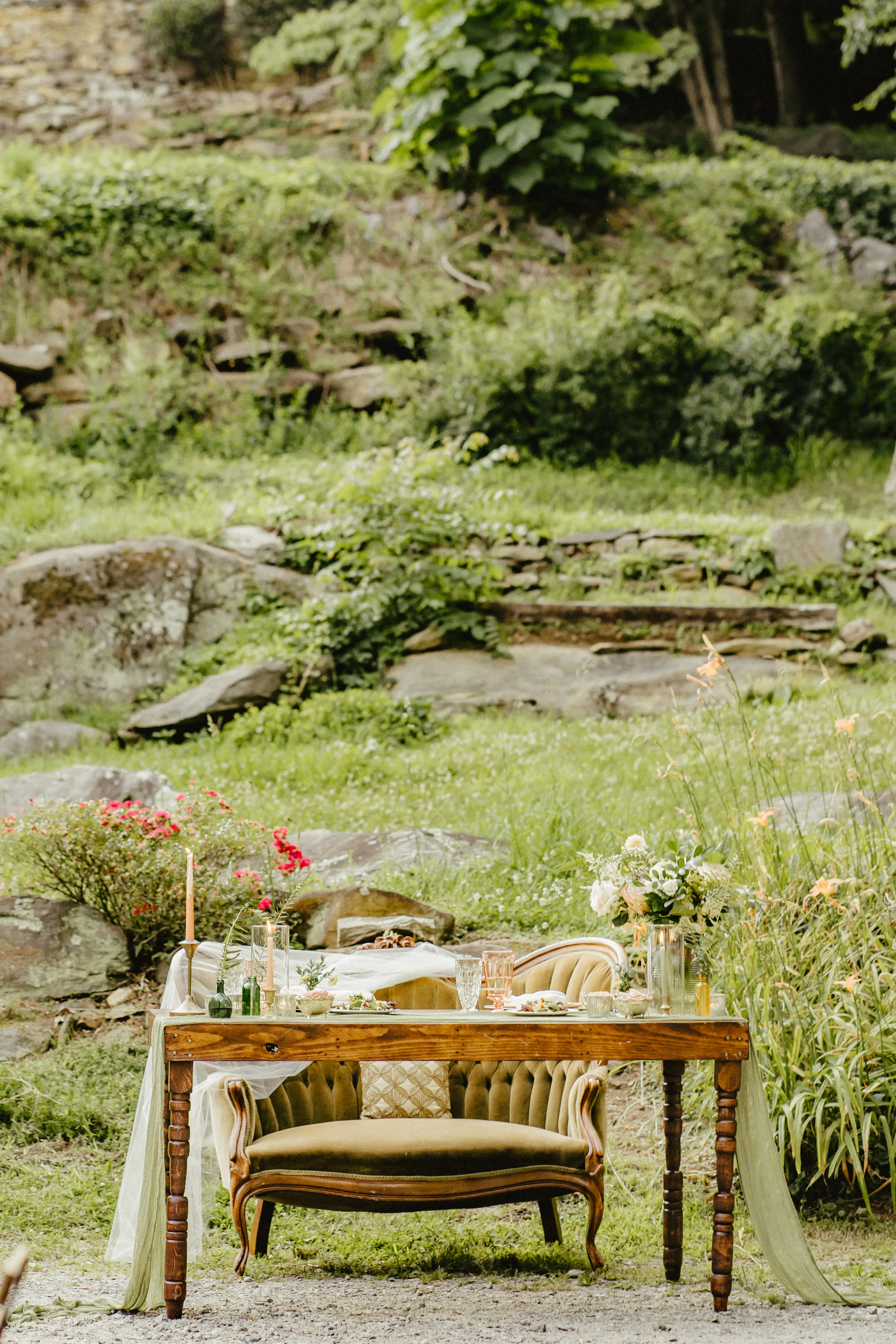 Ava Farm Table