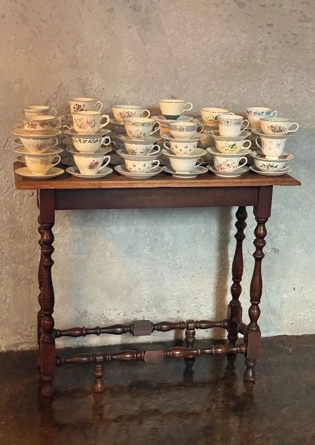 Amber Table