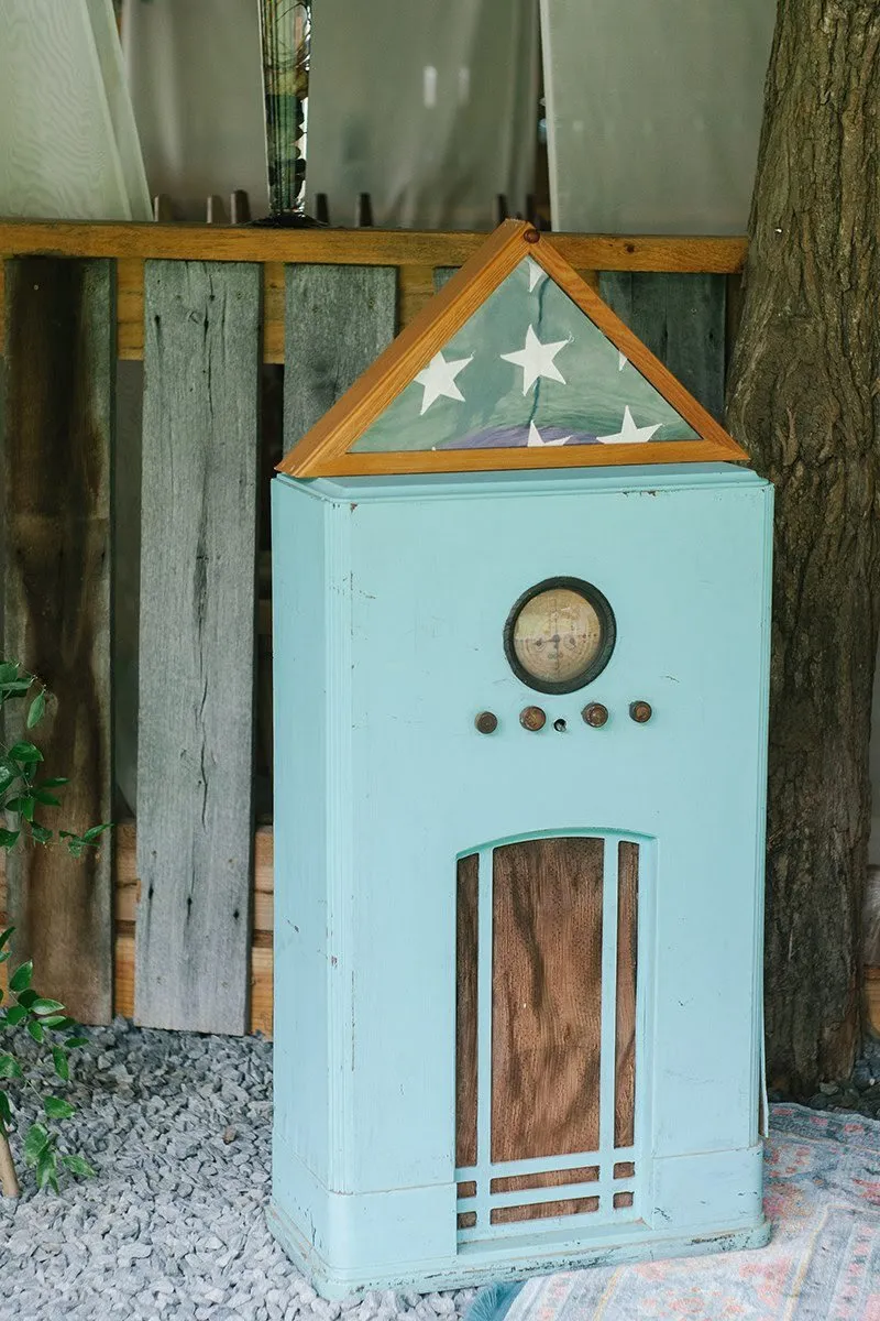 Vintage Aqua Radio