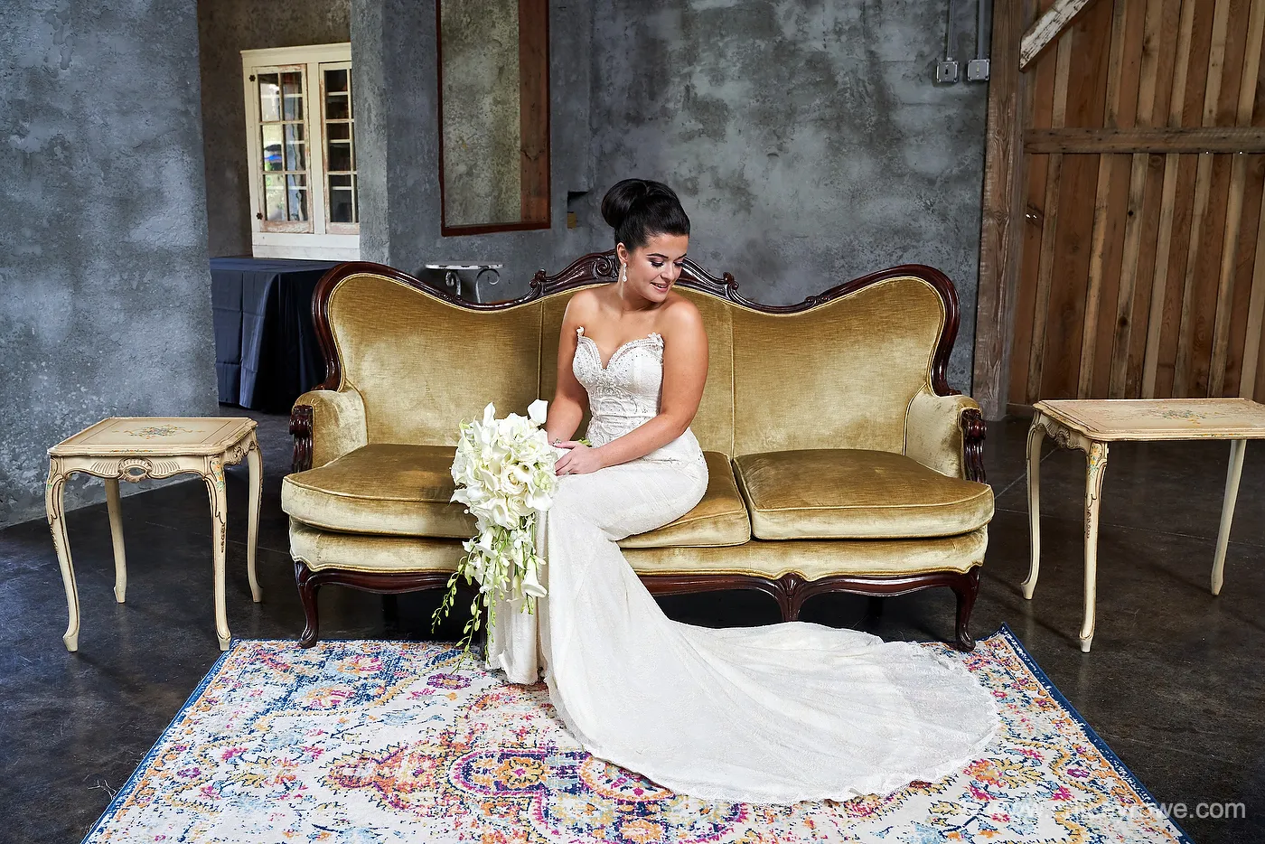 Magnolia Sofa