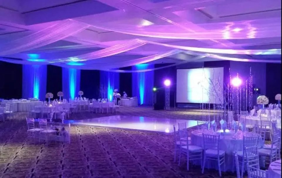White Dance Floor (Delivery Item)