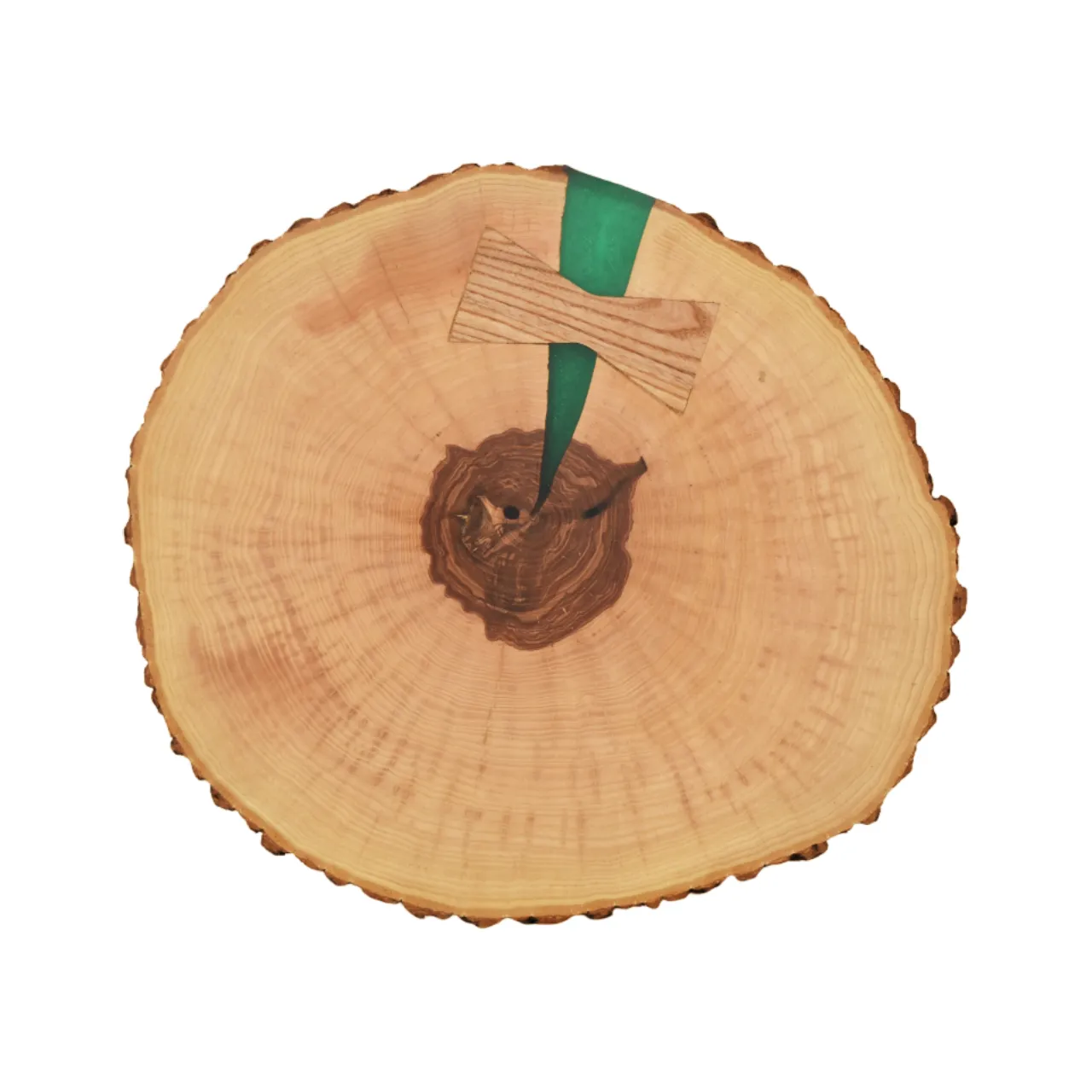 Tranche de bois avec résine époxy vert