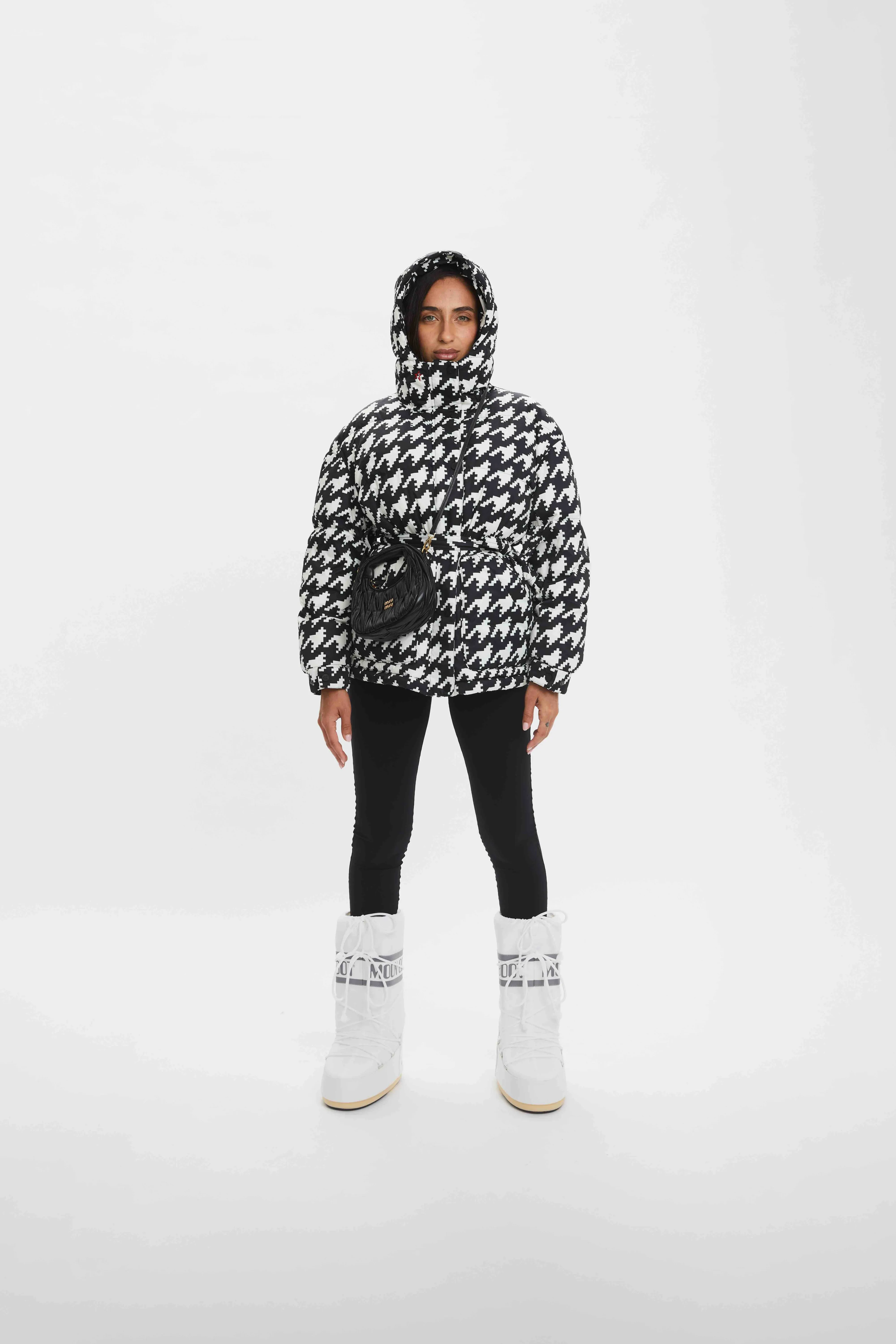 PERFECT MOMENT <br> Houndstooth Oversized Parka II Size S <br> RRP $1650