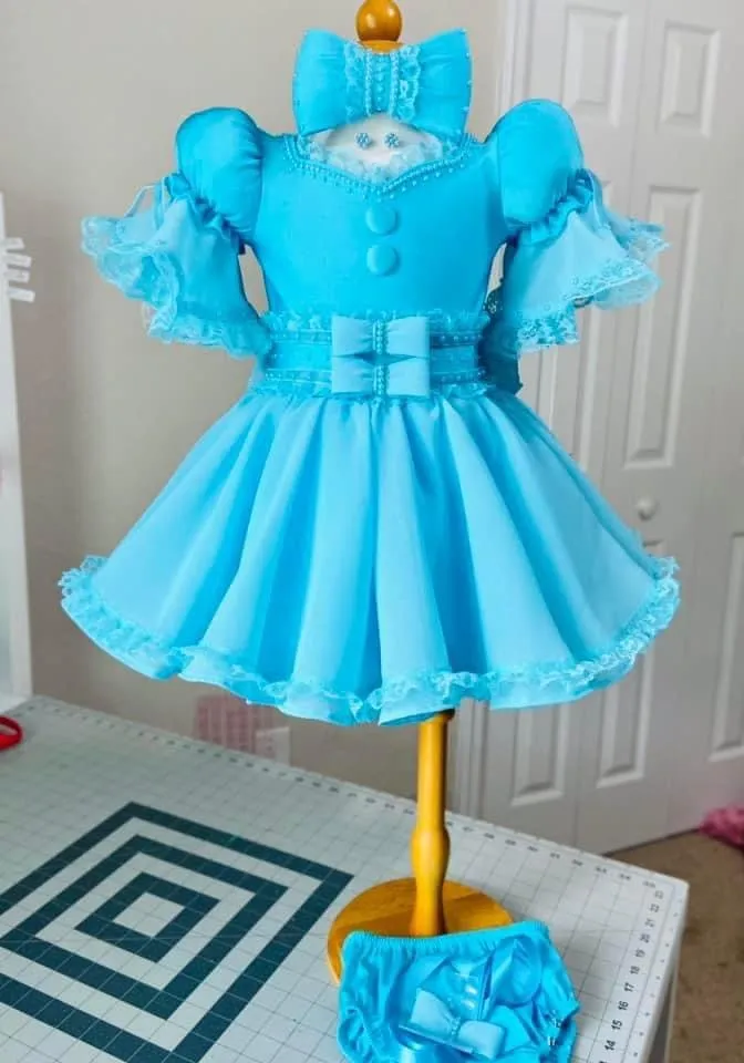 RM-18/3 Dollhouse Designs Blue Natural.   