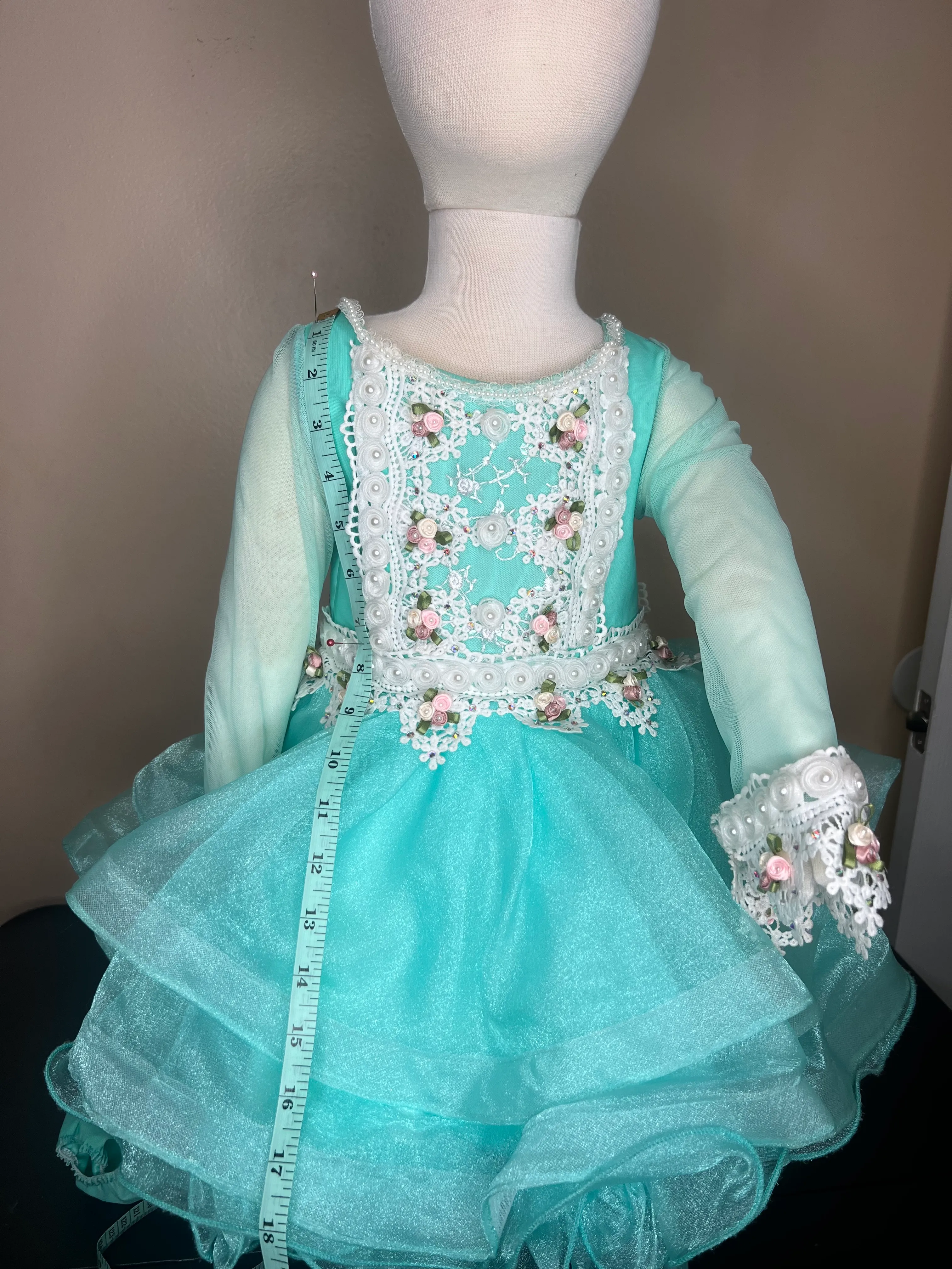 52. A. Mendy Sharp natural dress 18/3-2/4