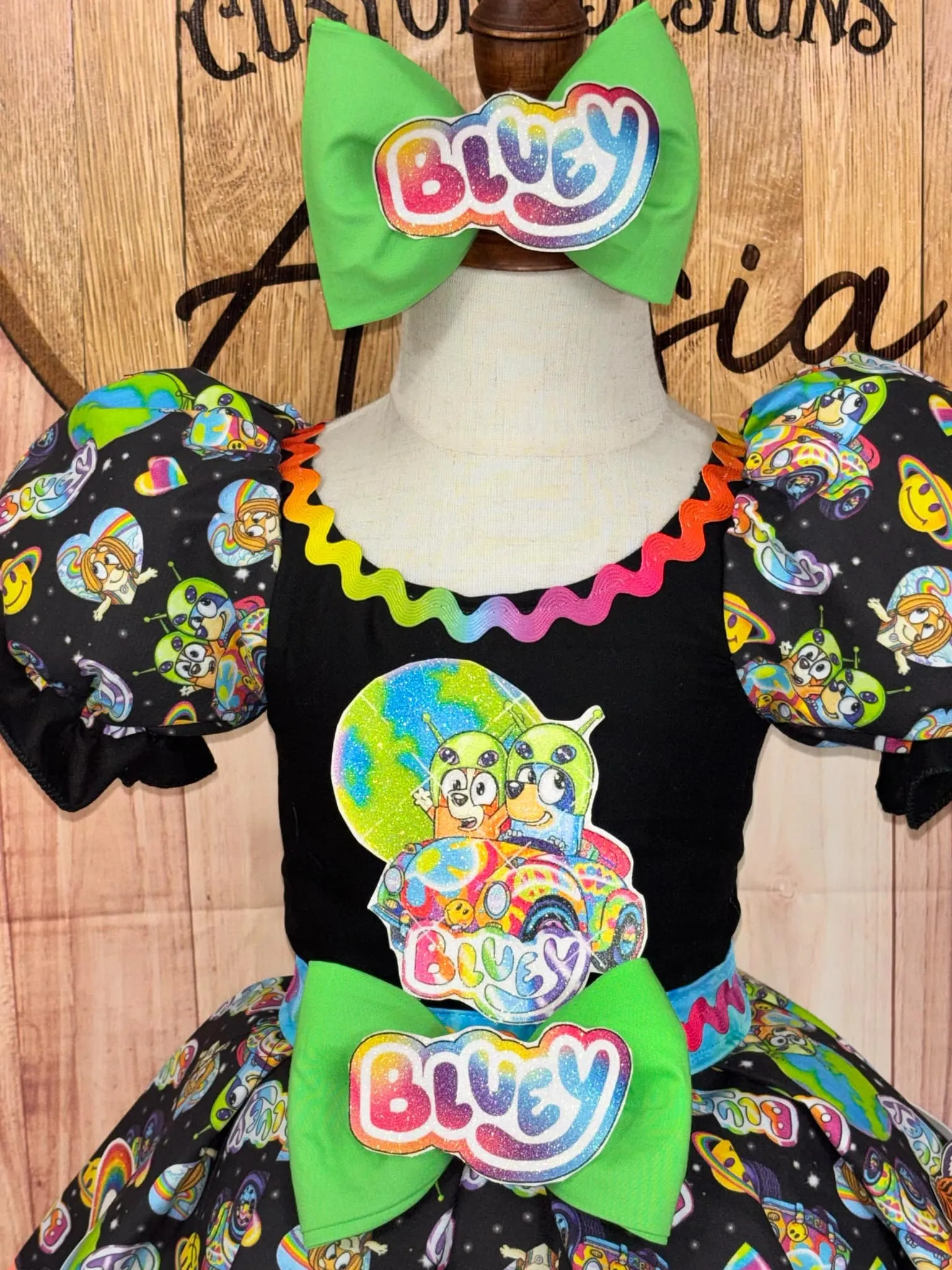 RM- 2/4-3/5 Lisa Frank/Bluey/space/galaxy ooc