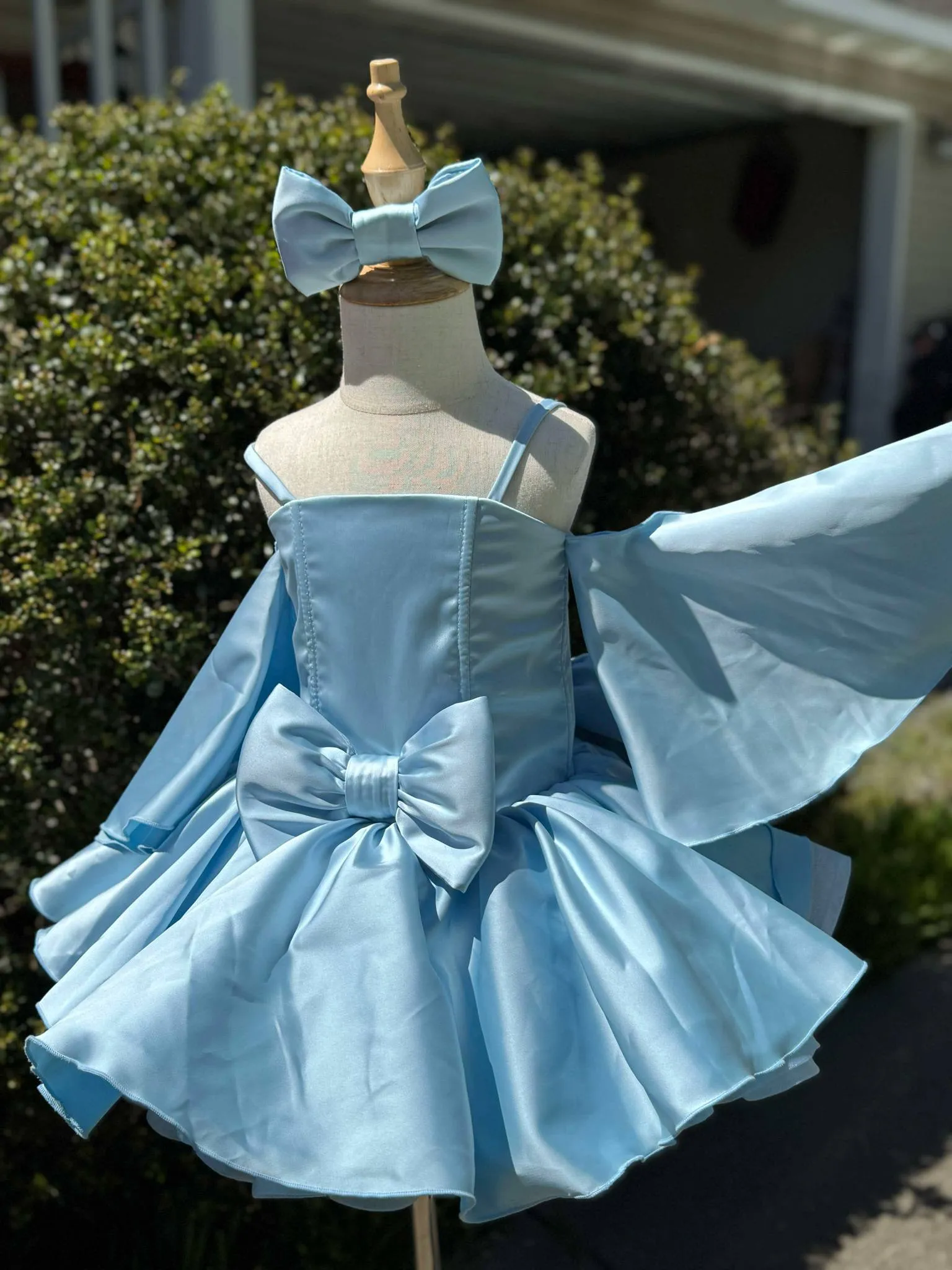 KC Sky Belle (Ivy Grace 18/3 Natural – Cold Shoulder)