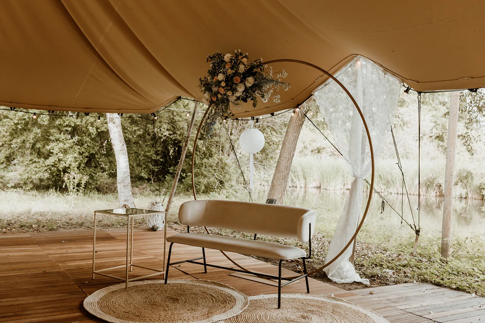 Backdrop rond goud