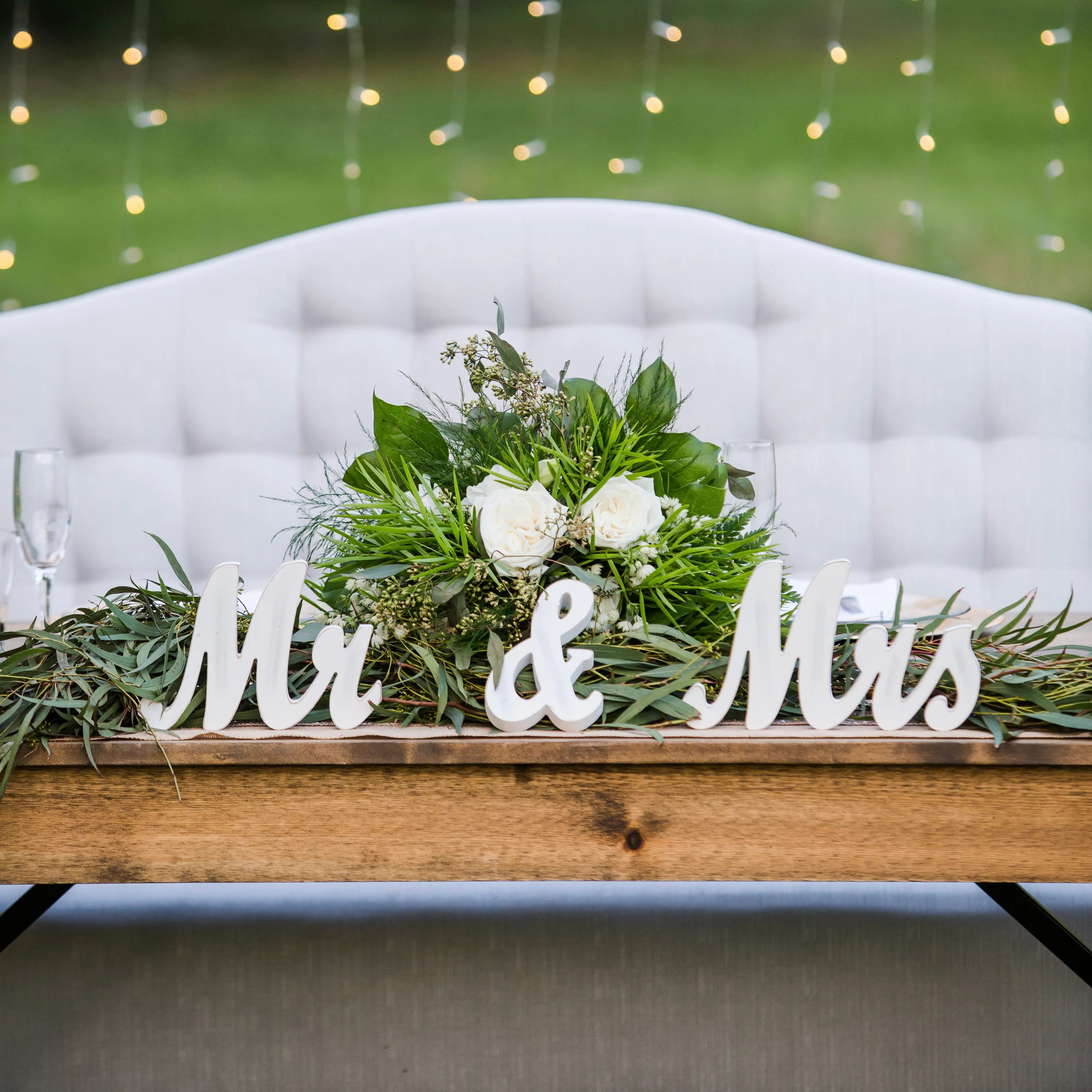 Mr & Mrs - White Wood Script