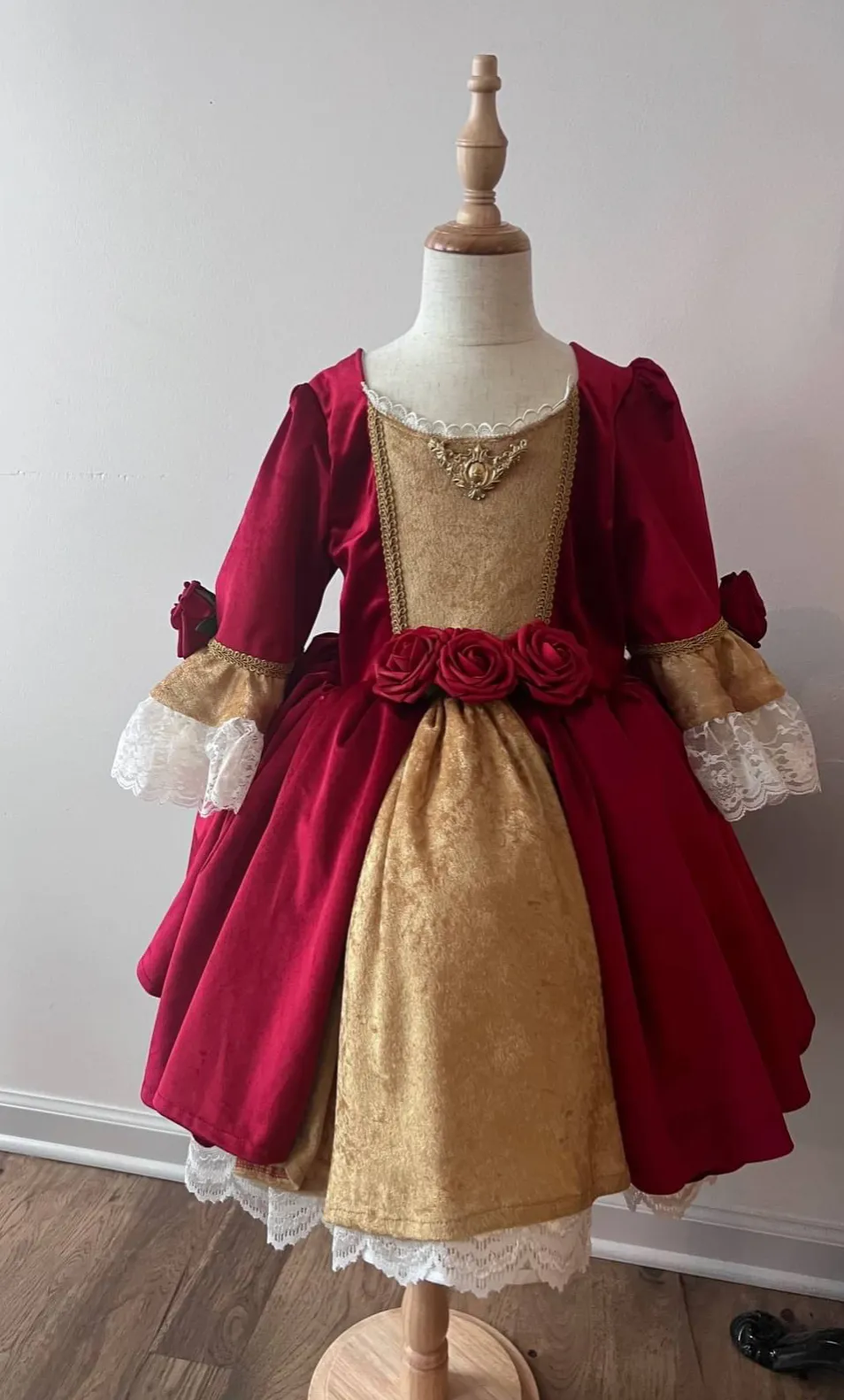 Belle Christmas Size 6/7. PURCHASE PRICE