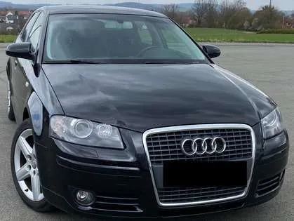 PKW Kompaktklasse je Tag 100 Km frei