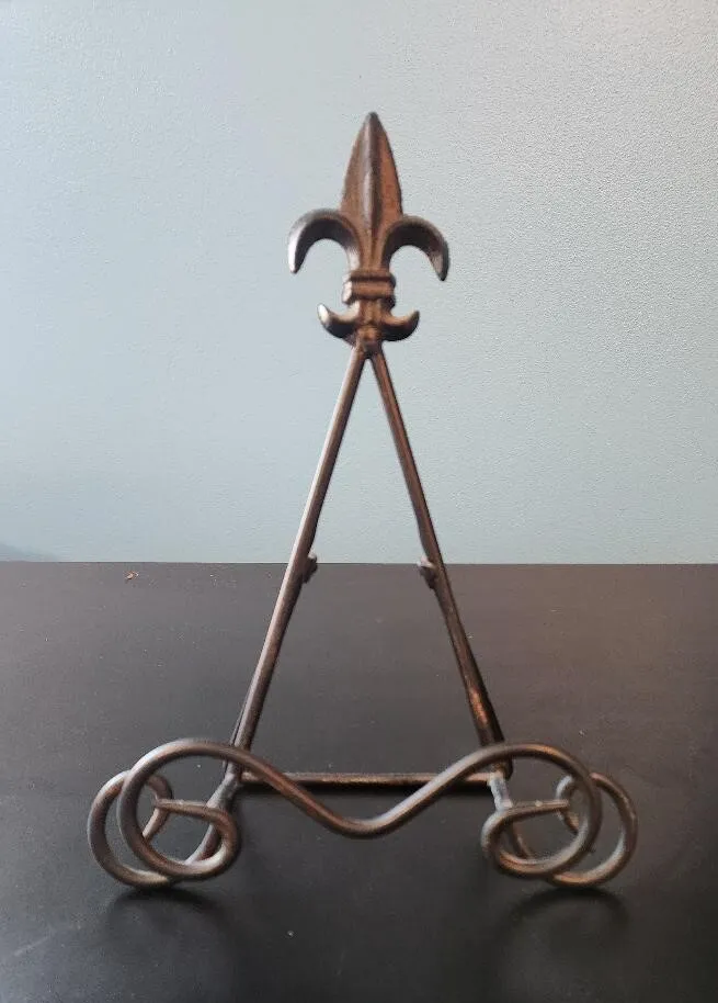 Black Metal Easel Fleur de lis Top 12 in Tall For Rent Toledo OH