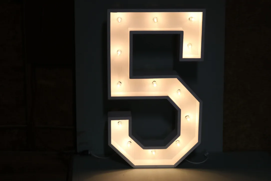 "5" Marquee