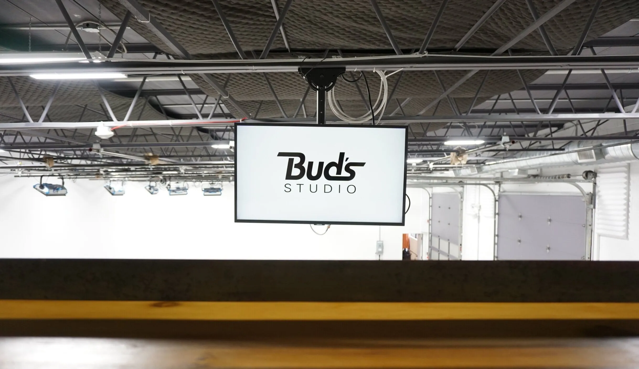 LIGHTING & AMENITIES