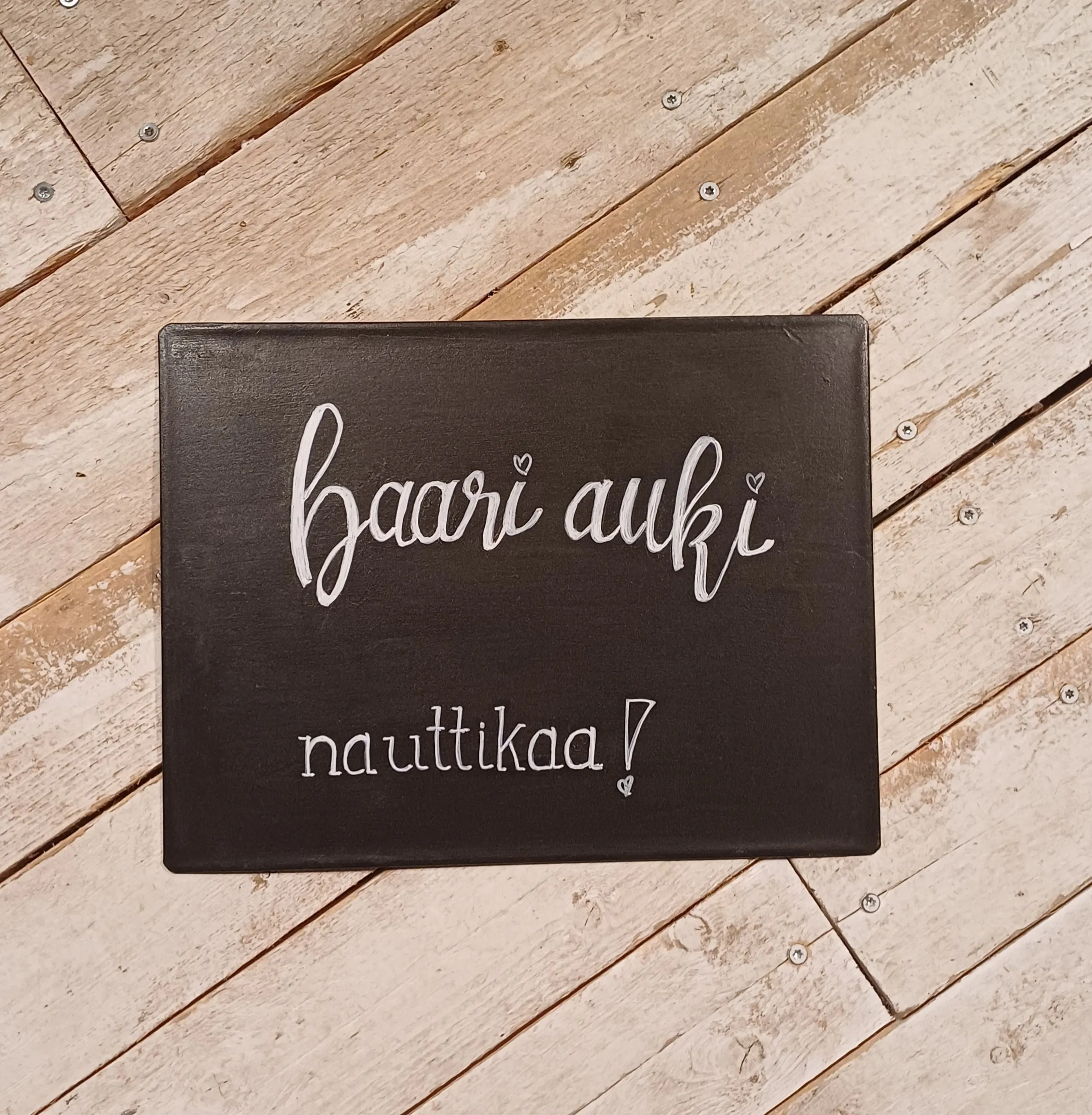 Baari auki -kyltti