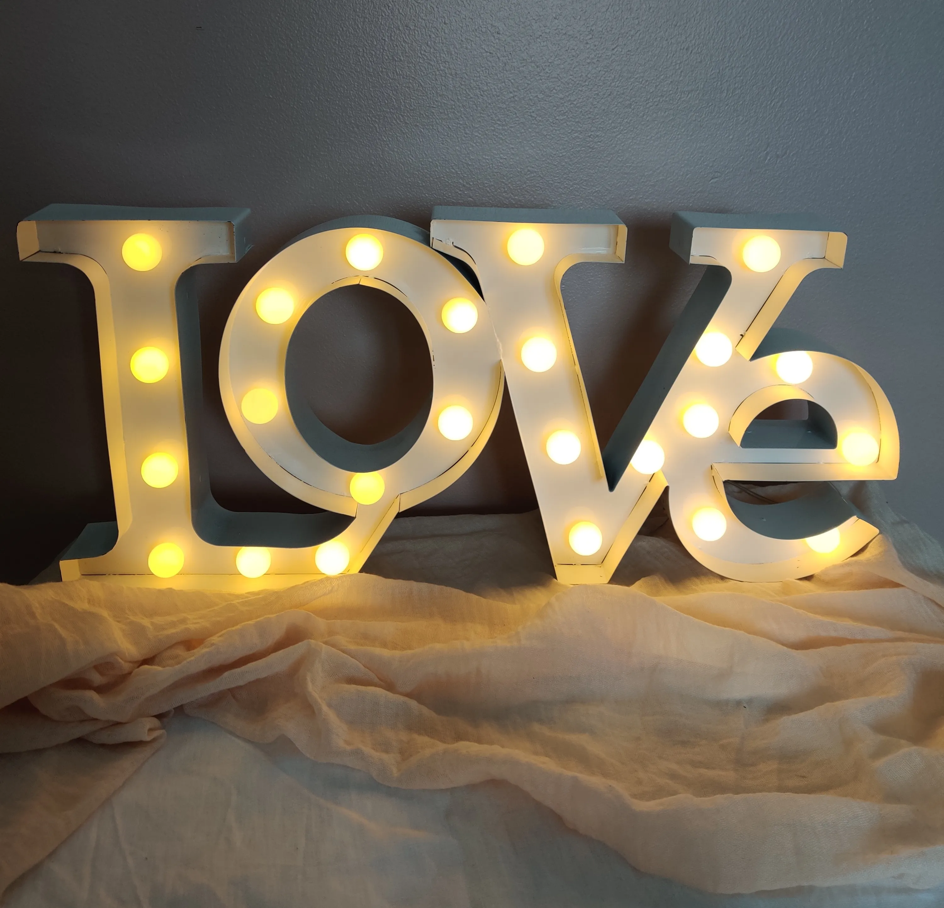 LOVE- valo