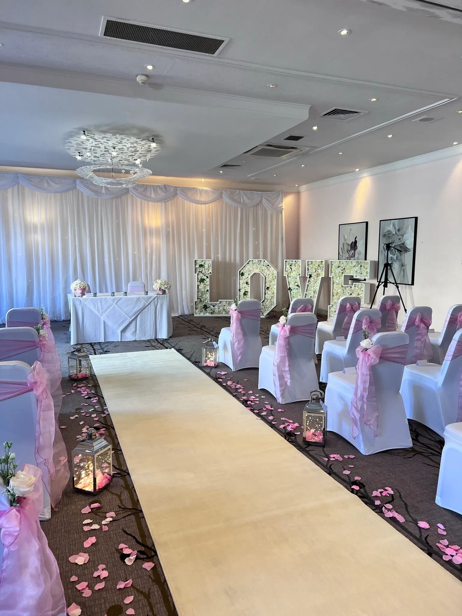 10m x 1.2m Deluxe Ivory/Cream Aisle Runner Carpet