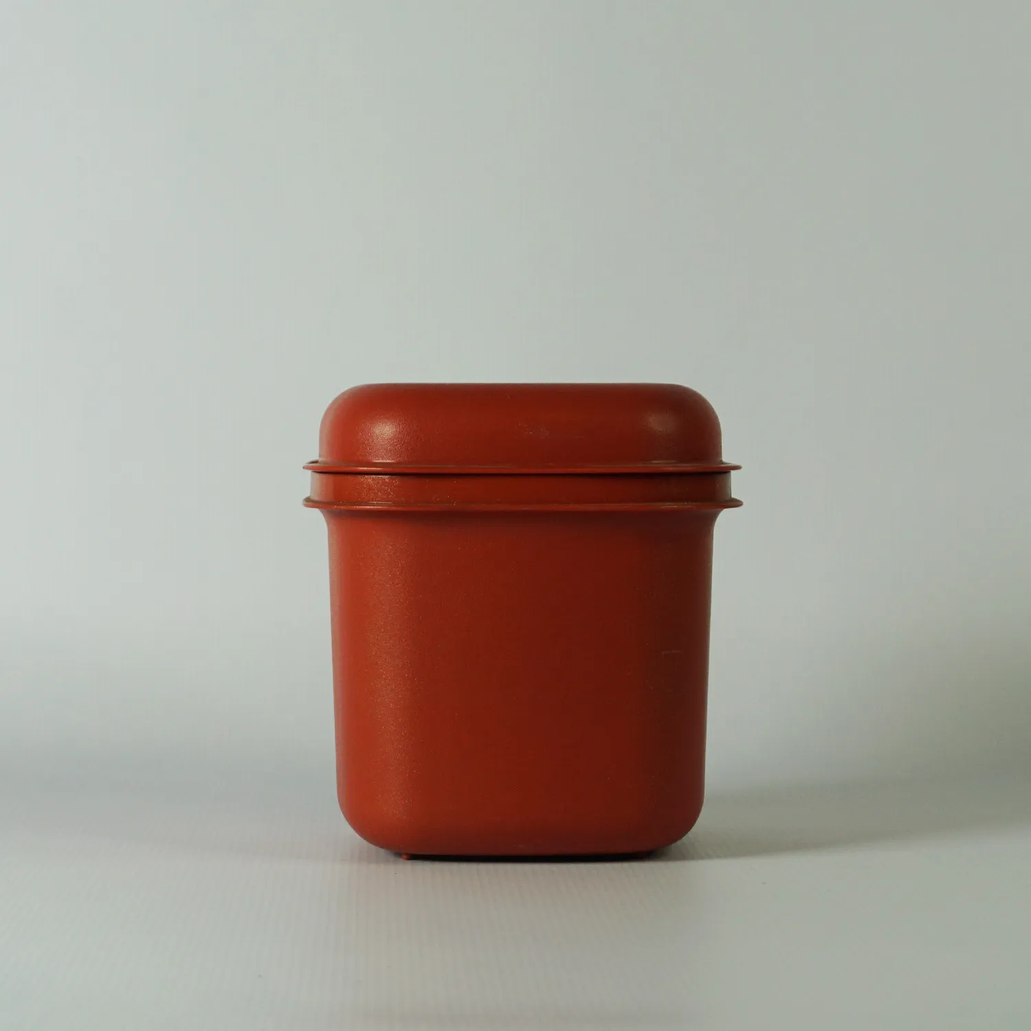 Plastic container 1