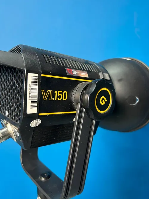 Продается осветительный прибор Godox VL150