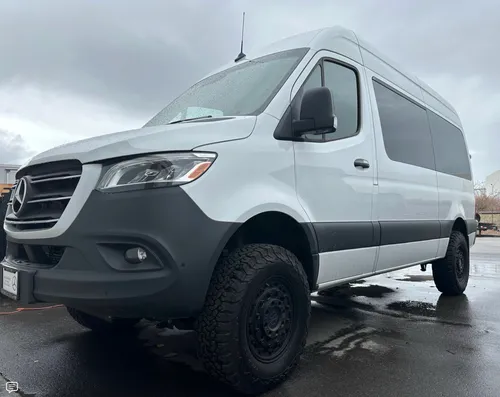 2022 White 4WD Sprinter Van
