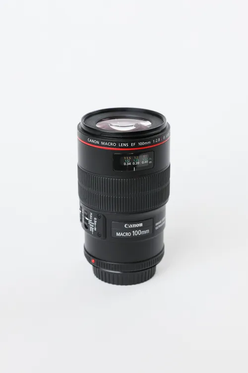 Canon EF 100mm f2.8L Macro