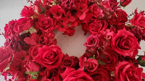 Red Rose Circle floral wreath 20cm