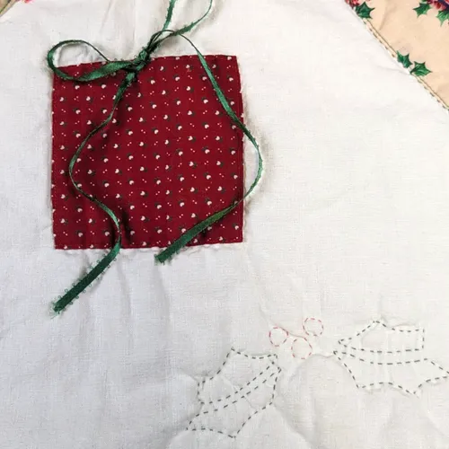 635 - Tree Skirt - 42