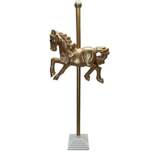  Oversized - Horse - 3.5' x 1' x 7'.2