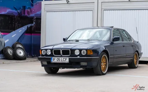 Bmw E32, 750i
