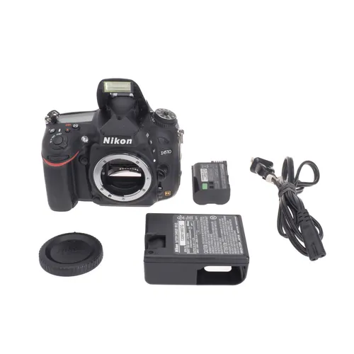 Nikon D610  (Photography Kit)