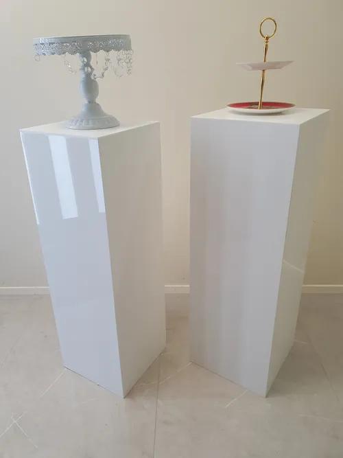 White Cubic Plinth (Single)
