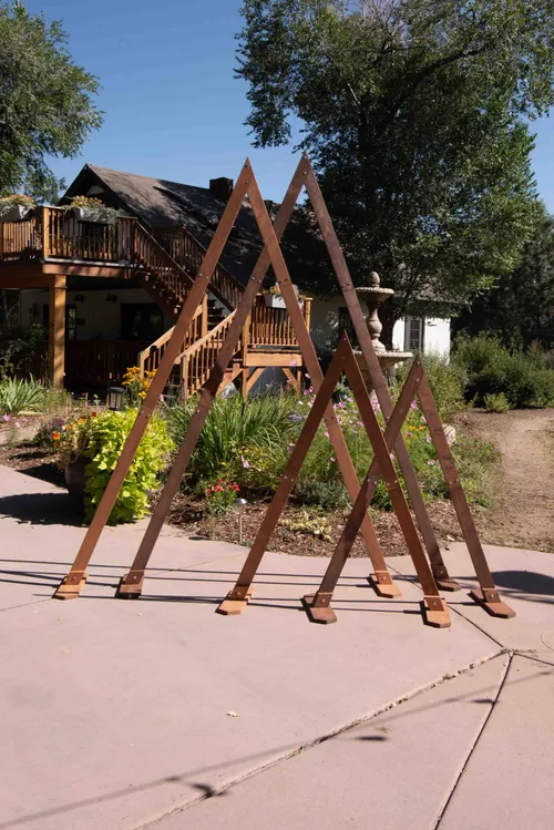 Wooden Triangle Arch Suite