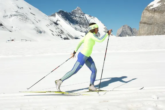 Skis de fond classique (prêt circonflexe) collection image
